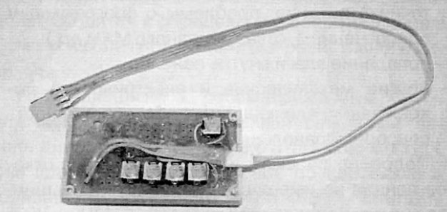 Расположение переменных калибровочных резисторов с обратной стороны клавиатуры